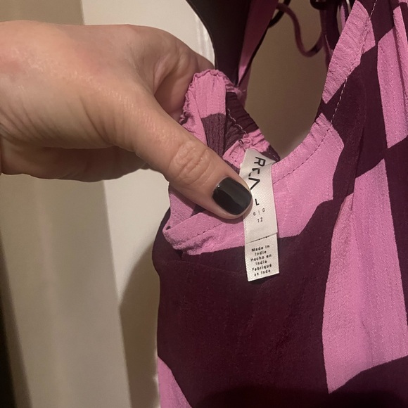 RVCA NO JUDGEMENT MIDI DRESS. WORN ONCE. - Picture 3 of 4